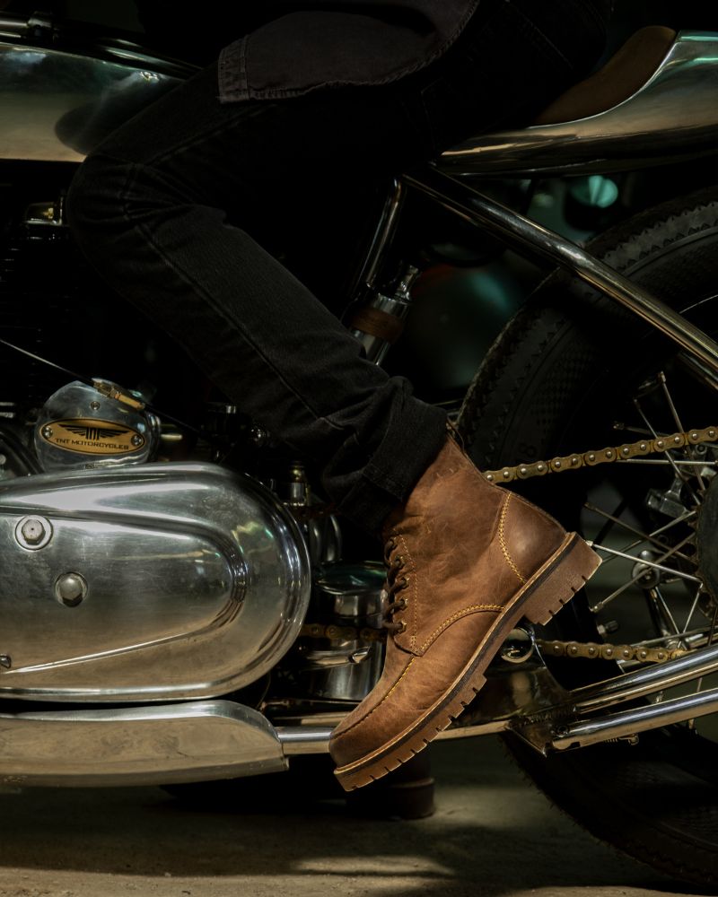 boots moc-toe tobacco brown