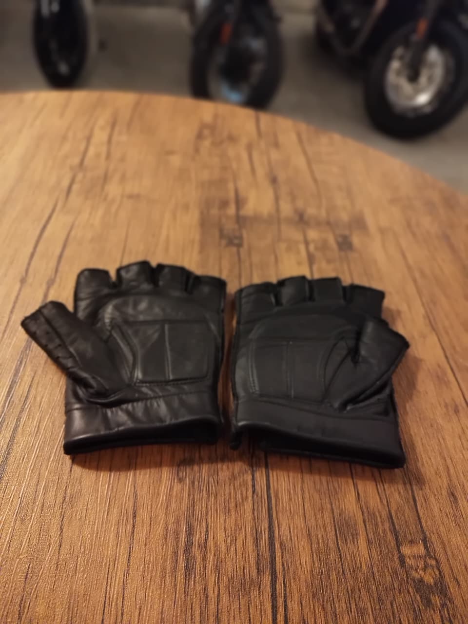 River Road Men's Tucson Motorcycle Leather Shorty Gloves Black(Size: Large)