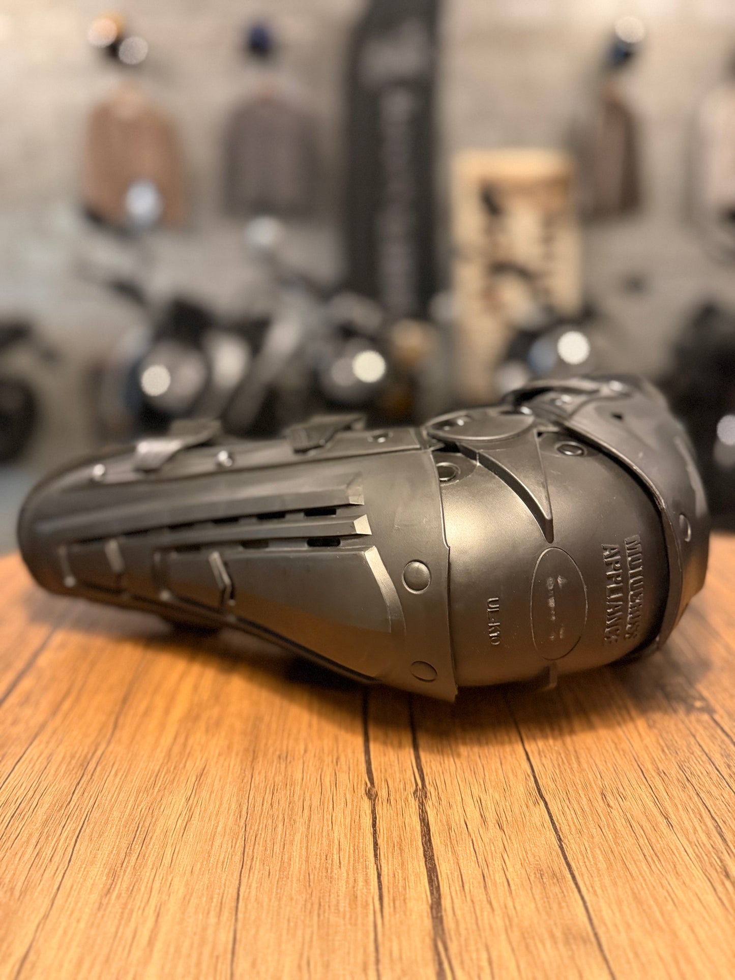 Raven Pileup Knee Guards Black One Size