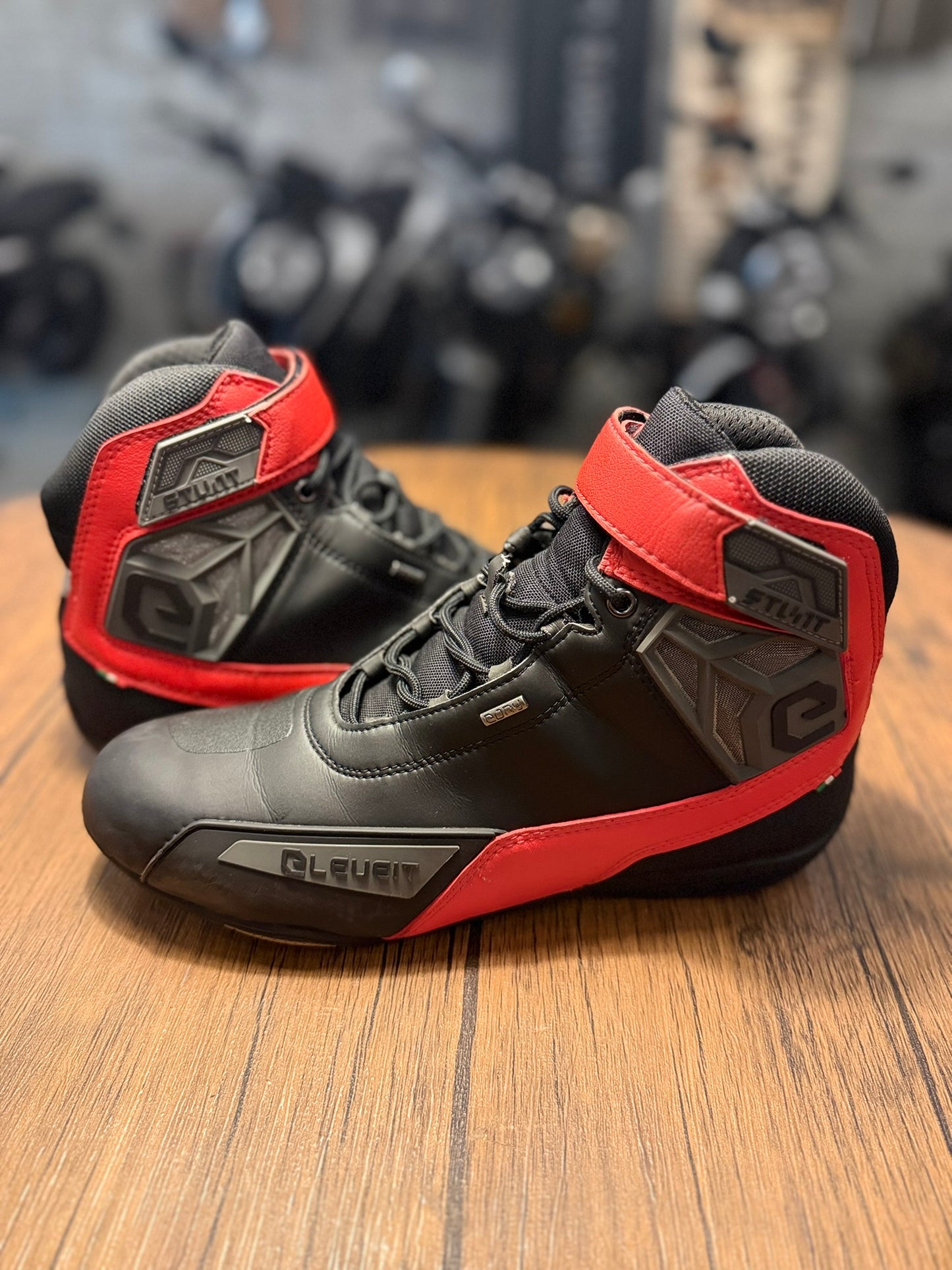 Eleveit 1043 Stunt WP Technical Motorcycle Shoes Black/Red  (Size: 45)