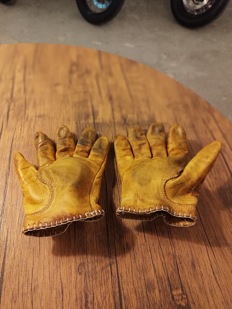 MotoStuka Leather Gloves Bronze (Size: Large)