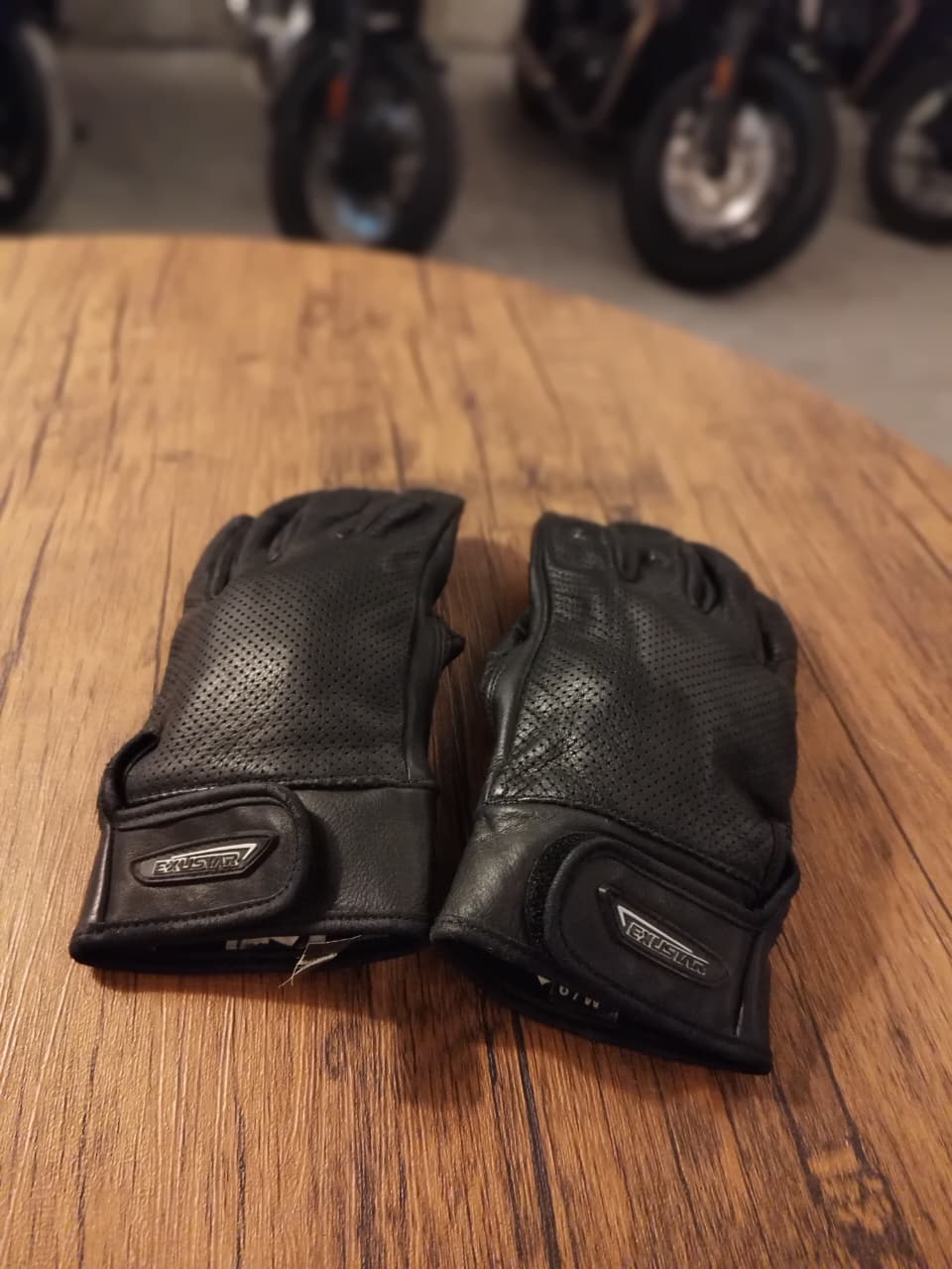 Exustar Perforated Leather Motorcycle Gloves Black (Size: Medium)