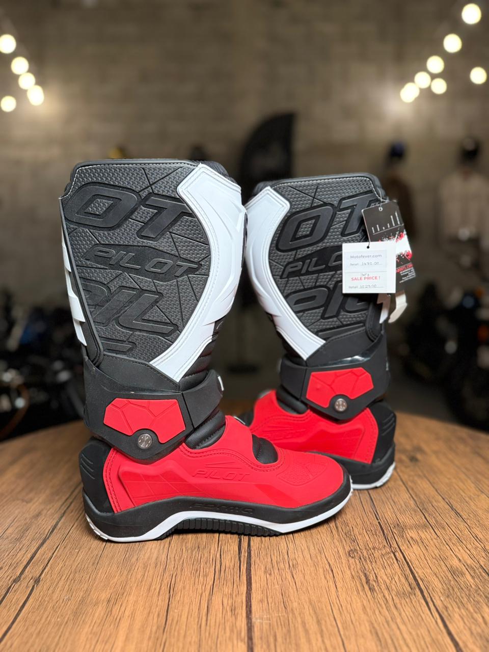 Forma Pilot Boots Black/Red/White (Size: 43)