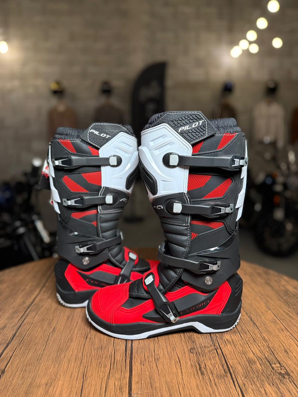 Forma Pilot Boots Black/Red/White (Size: 43)