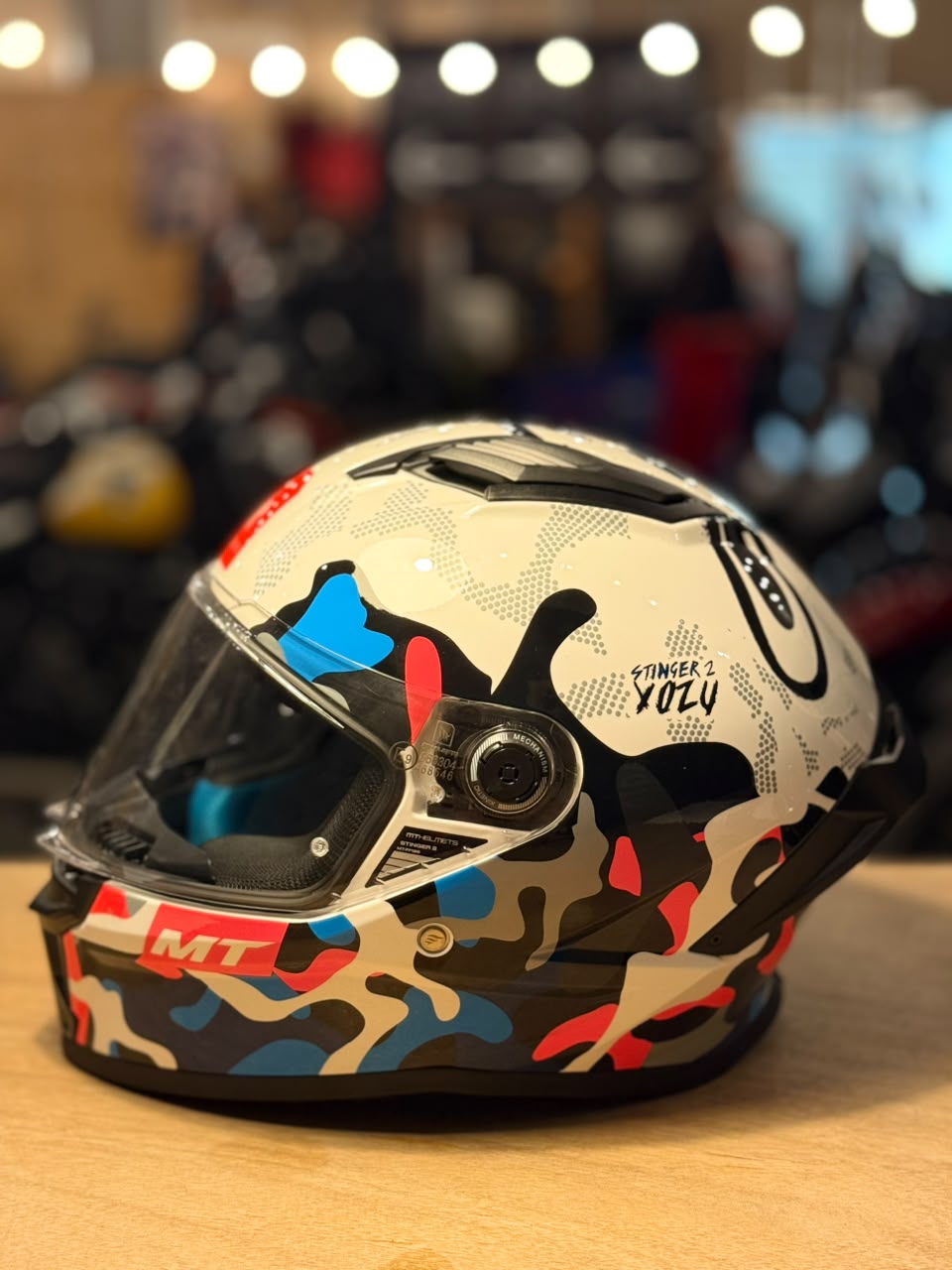 MT Helmets Stinger 2 Yozu A7 Gloss (Size: Medium)