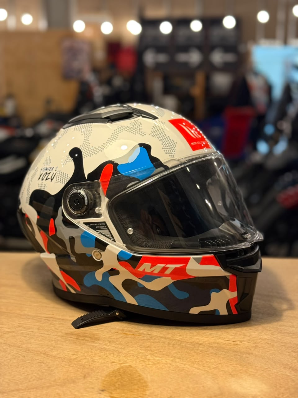 MT Helmets Stinger 2 Yozu A7 Gloss (Size: Medium)